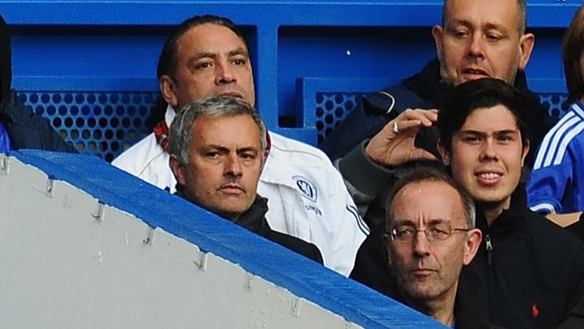 Mou in stands